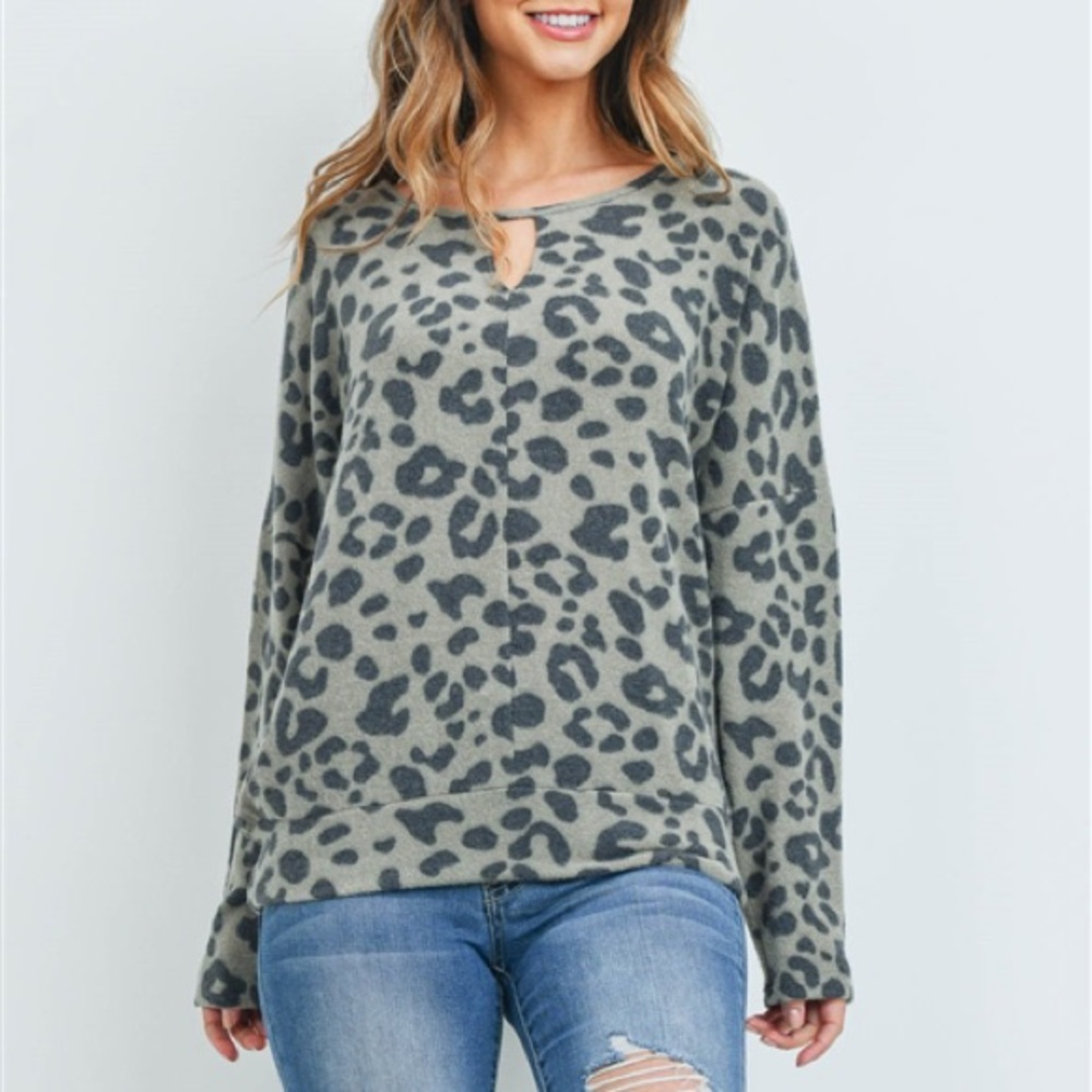 Olive Cheetah print keyhole top